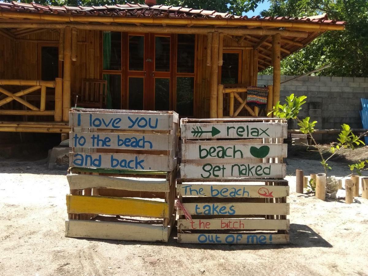 Harry'S Ocean House Watukarung Homestay Kalak エクステリア 写真